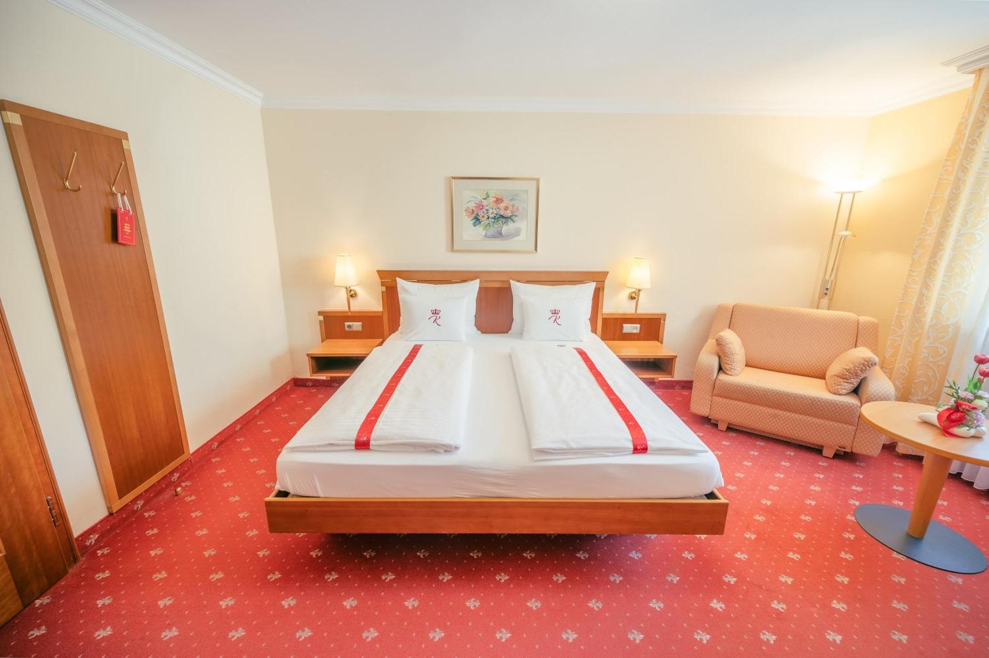 Hotel Am Schlosspark Zum Kurfuerst Oberschleissheim Ngoại thất bức ảnh