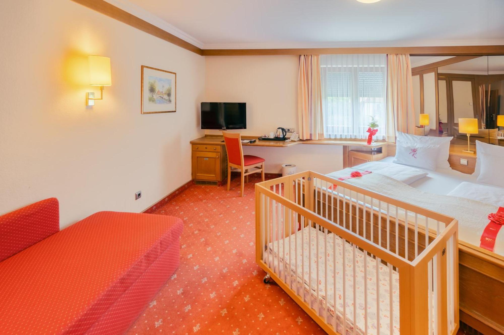 Hotel Am Schlosspark Zum Kurfuerst Oberschleissheim Ngoại thất bức ảnh