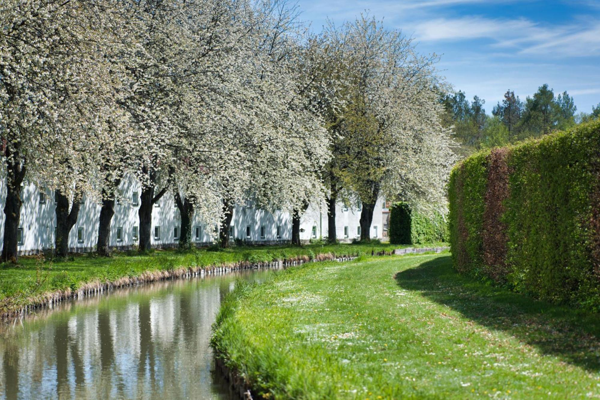 Hotel Am Schlosspark Zum Kurfuerst Oberschleissheim Ngoại thất bức ảnh