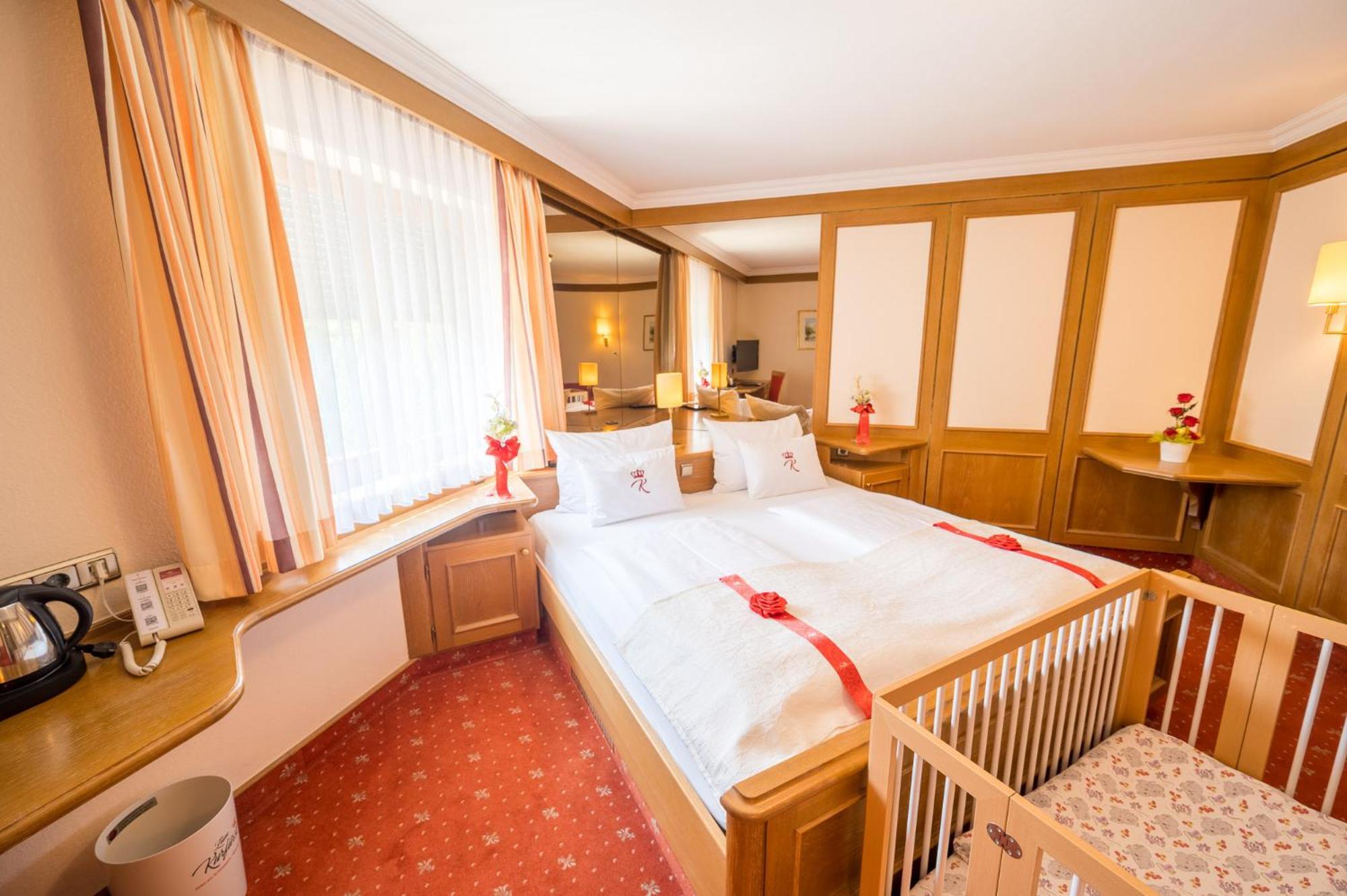 Hotel Am Schlosspark Zum Kurfuerst Oberschleissheim Ngoại thất bức ảnh